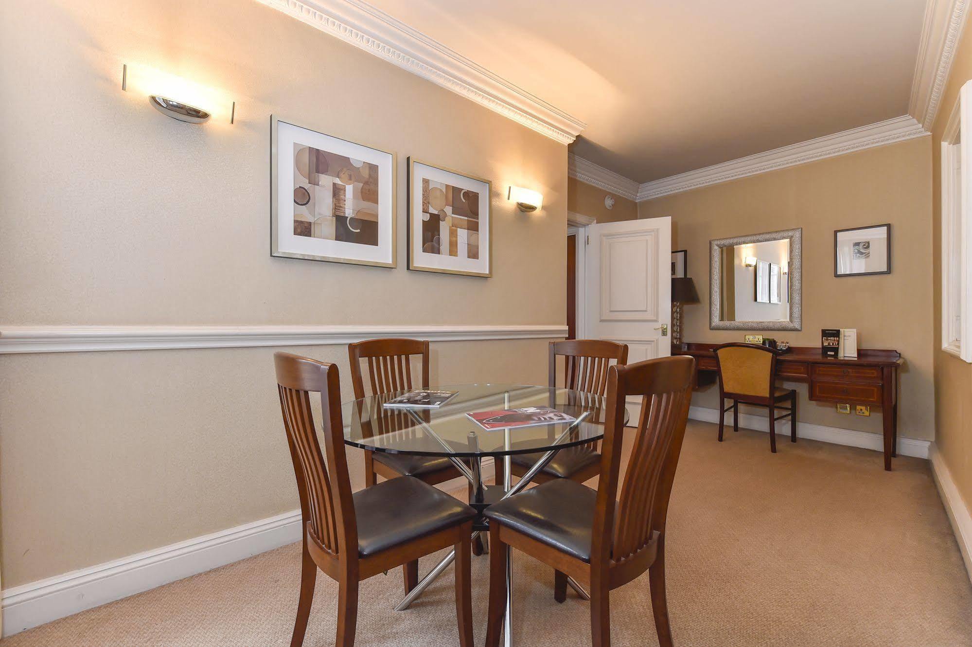 Park Lane Mews Hotel Лондон Екстер'єр фото